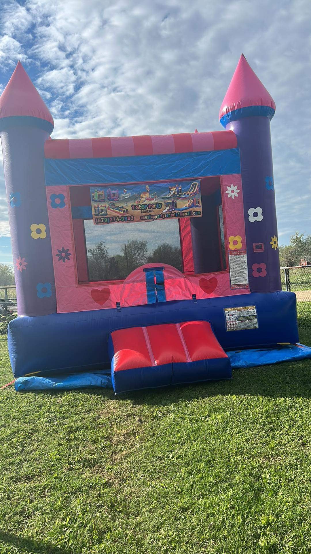 Daisy dry bounce house